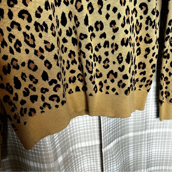 J. Crew Teddie Crewneck Sweater in Leopard Print Small - Picture 3 of 12